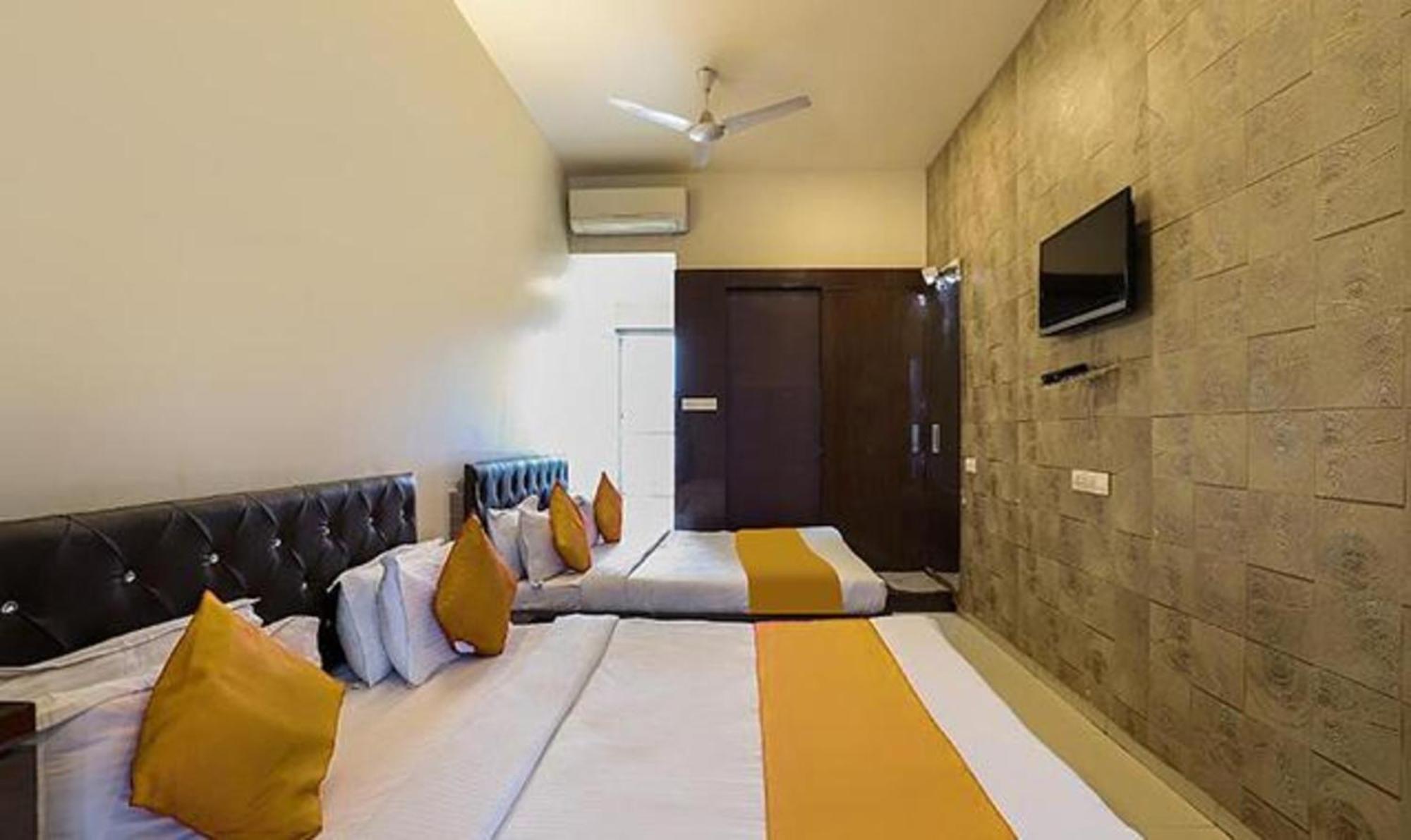 Hotel O Marigold Сурат Экстерьер фото